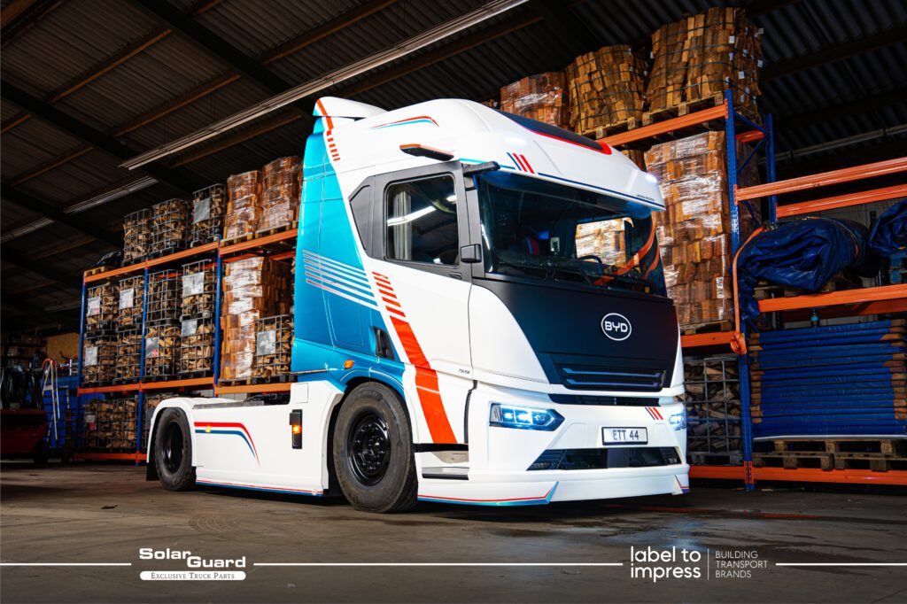 BYD ETT 44 Launch Edition met truckdesign van Label to Impress